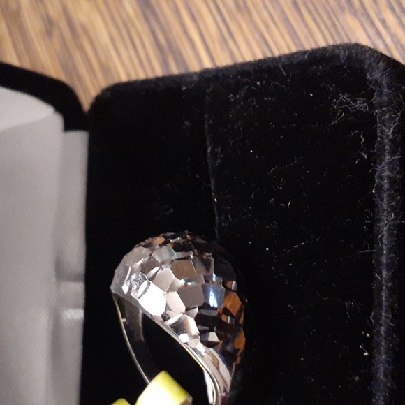 10K WHITE GOLD DIAMOND CUT DOME RING - Picture 5 of 8